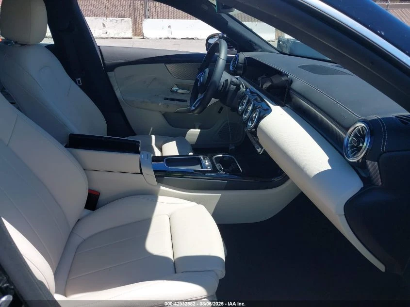 Mercedes-Benz CLA 250 2.0L I-4 DI, DOHC, VVT, TURBO, 221HP Front Wheel - изображение 10