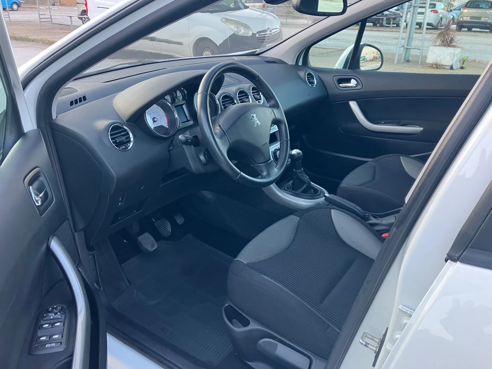 Peugeot 308 1.6Ehdi-92kc NAVI - изображение 9