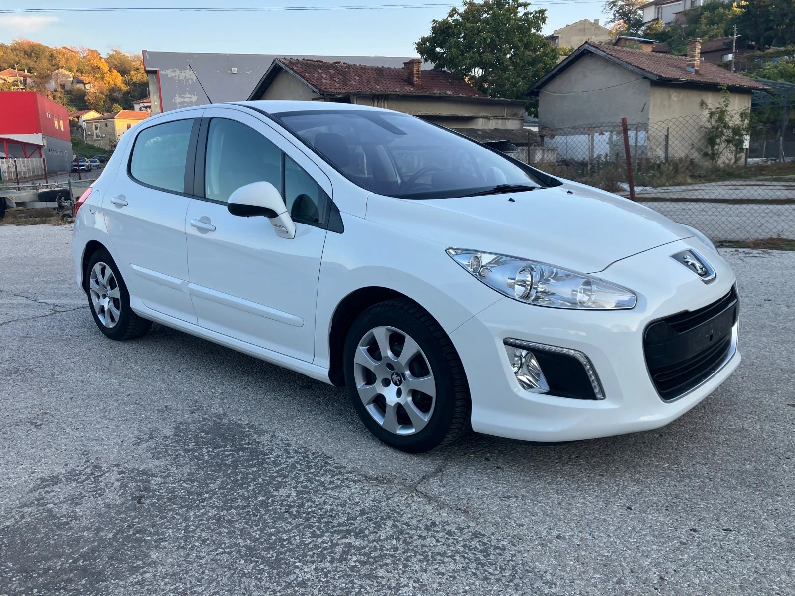 Peugeot 308 1.6Ehdi-92kc NAVI - изображение 3