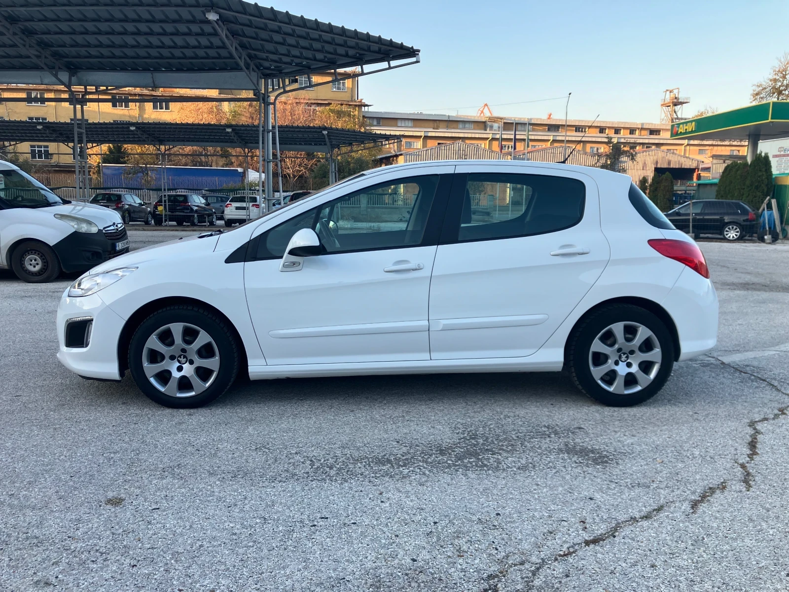 Peugeot 308 1.6Ehdi-92kc NAVI - изображение 8