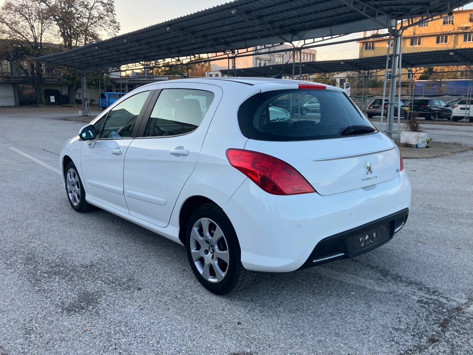 Peugeot 308 1.6Ehdi-92kc NAVI - изображение 7