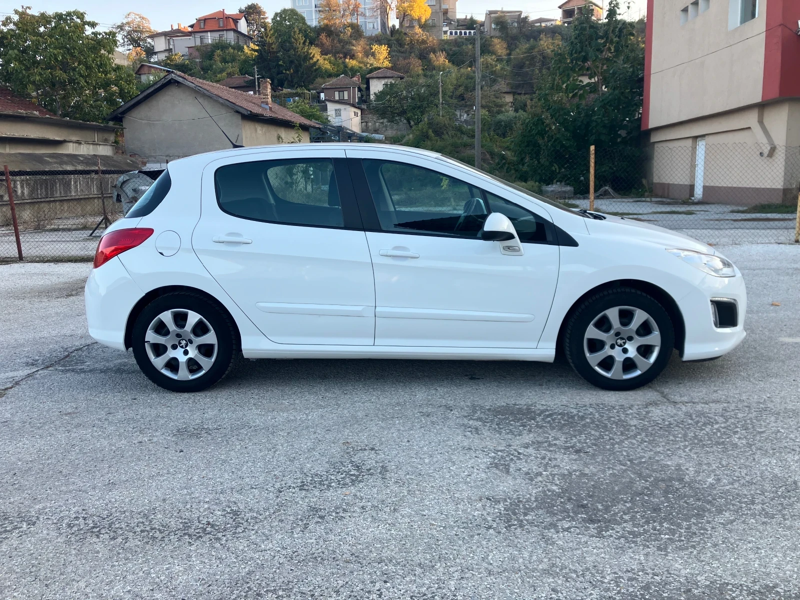Peugeot 308 1.6Ehdi-92kc NAVI - изображение 4