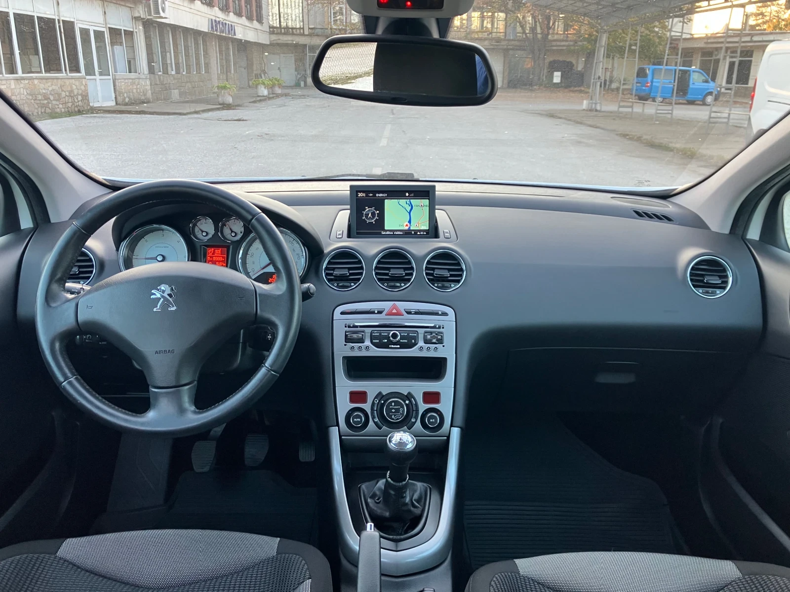 Peugeot 308 1.6Ehdi-92kc NAVI - изображение 10