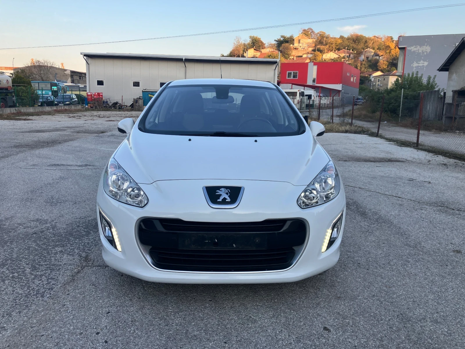 Peugeot 308 1.6Ehdi-92kc NAVI - изображение 2