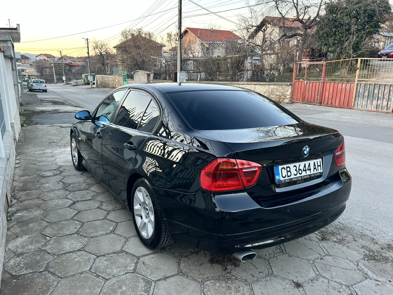 BMW 318 e90