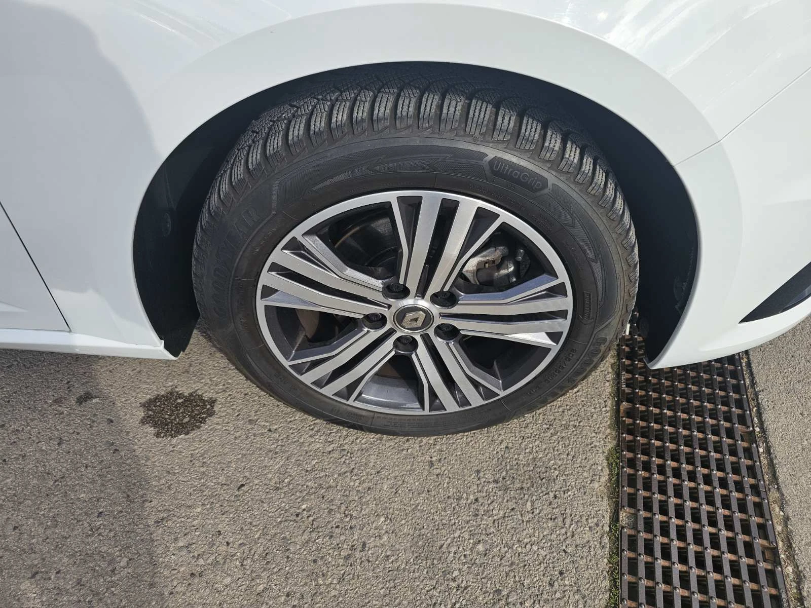 Renault Megane 1.3 TCe 140 EDC, снимка 16 - Автомобили и джипове - 53987498