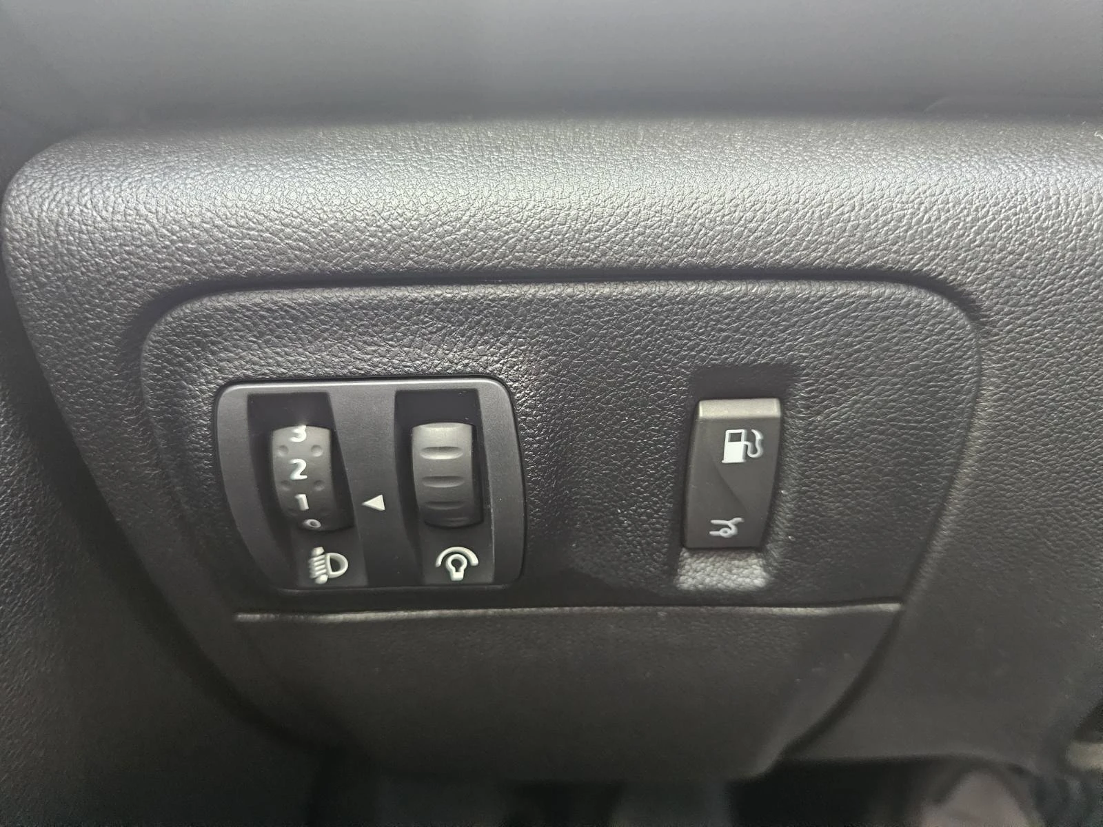 Renault Megane 1.3 TCe 140 EDC, снимка 12 - Автомобили и джипове - 53987498