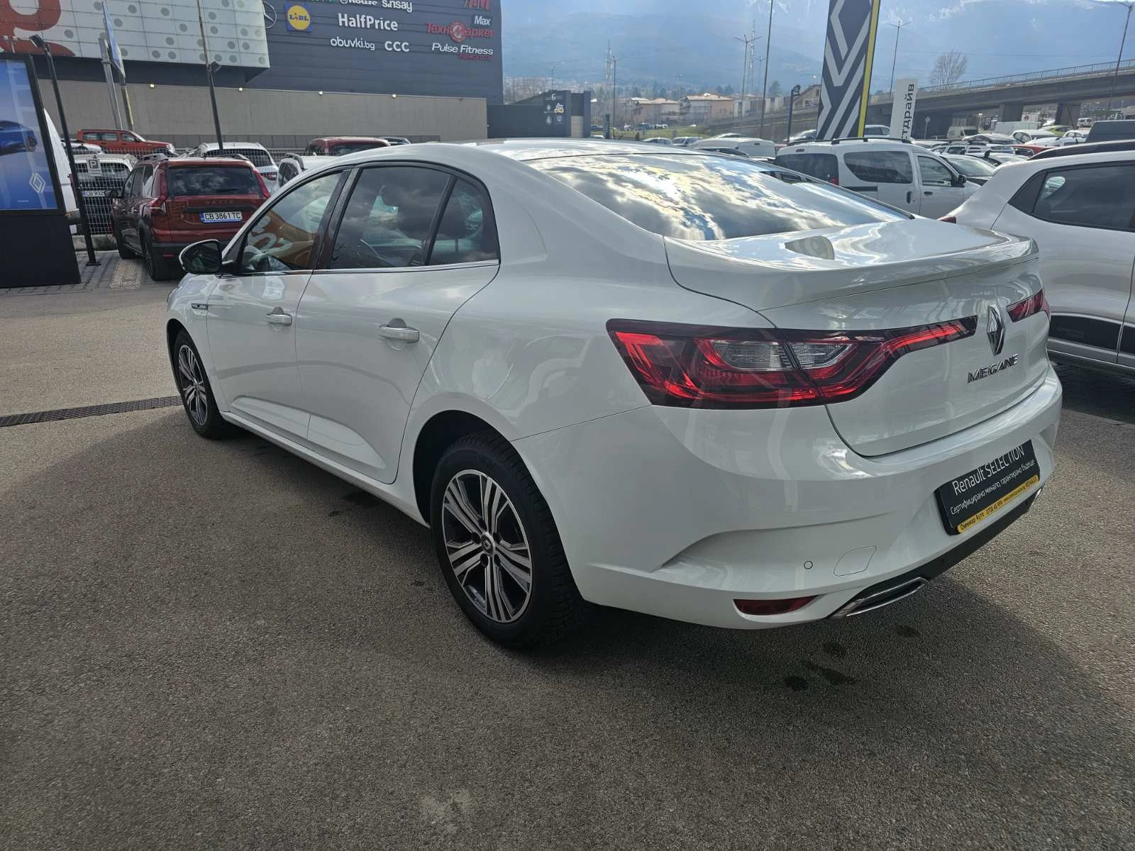 Renault Megane 1.3 TCe 140 EDC, снимка 4 - Автомобили и джипове - 53987498