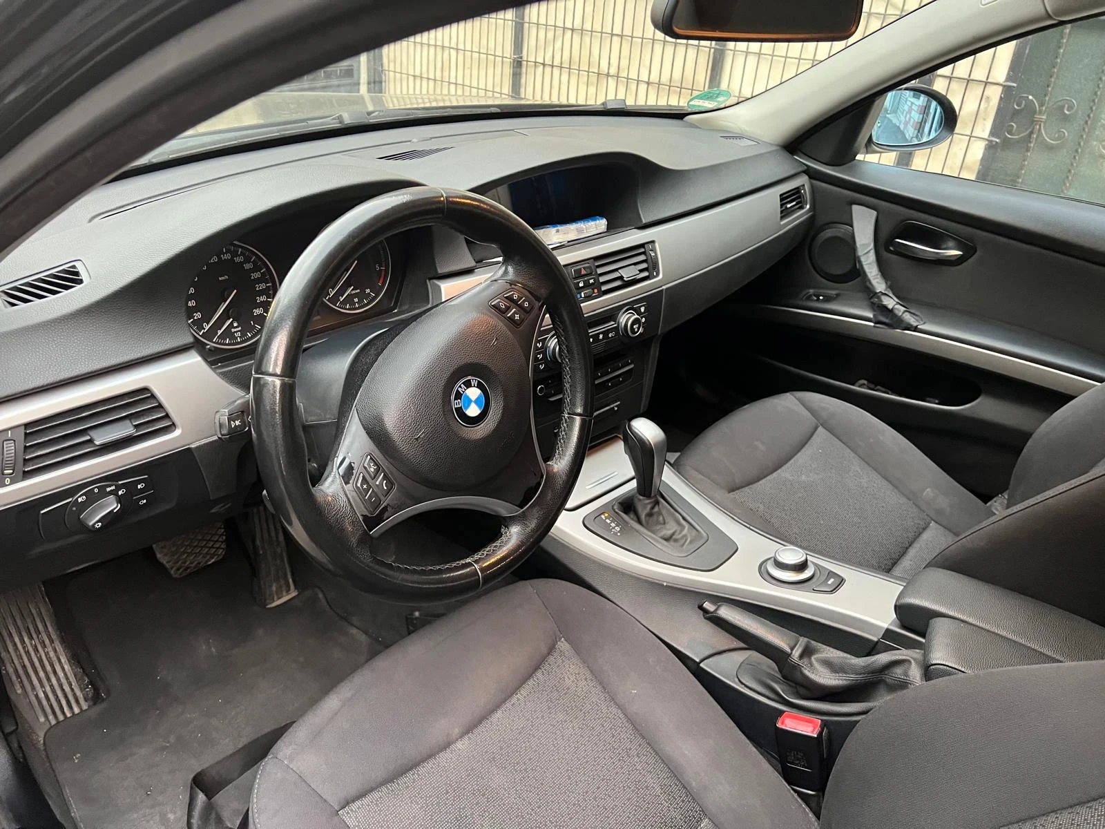 BMW 320 320D, снимка 10 - Автомобили и джипове - 54151821