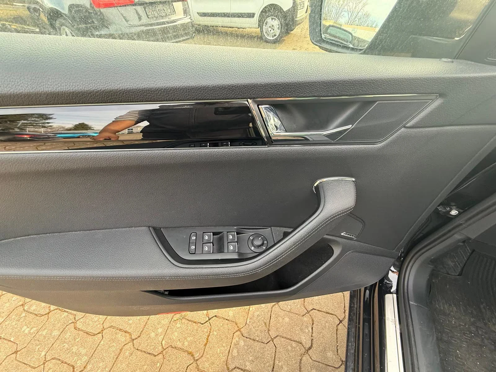 Skoda Superb iV/L&K/218HP/PANO/CAM/MEMO/CANTON/AHK/DSG/172q, снимка 10 - Автомобили и джипове - 54227971