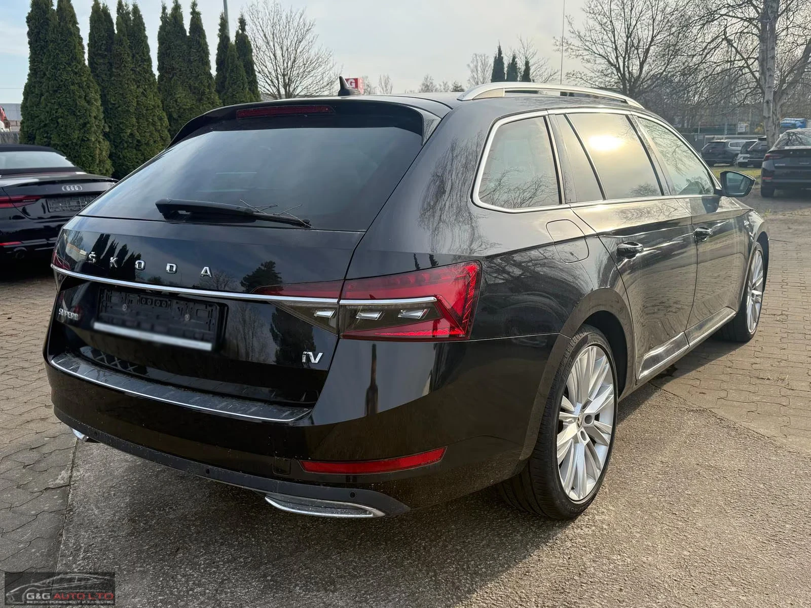 Skoda Superb iV/L&K/218HP/PANO/CAM/MEMO/CANTON/AHK/DSG/172q, снимка 5 - Автомобили и джипове - 54227971