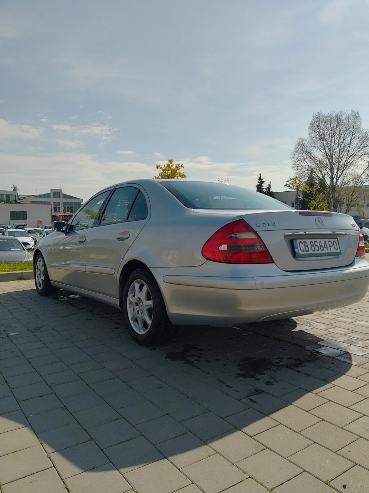 Mercedes-Benz E 270, снимка 8 - Автомобили и джипове - 54280621