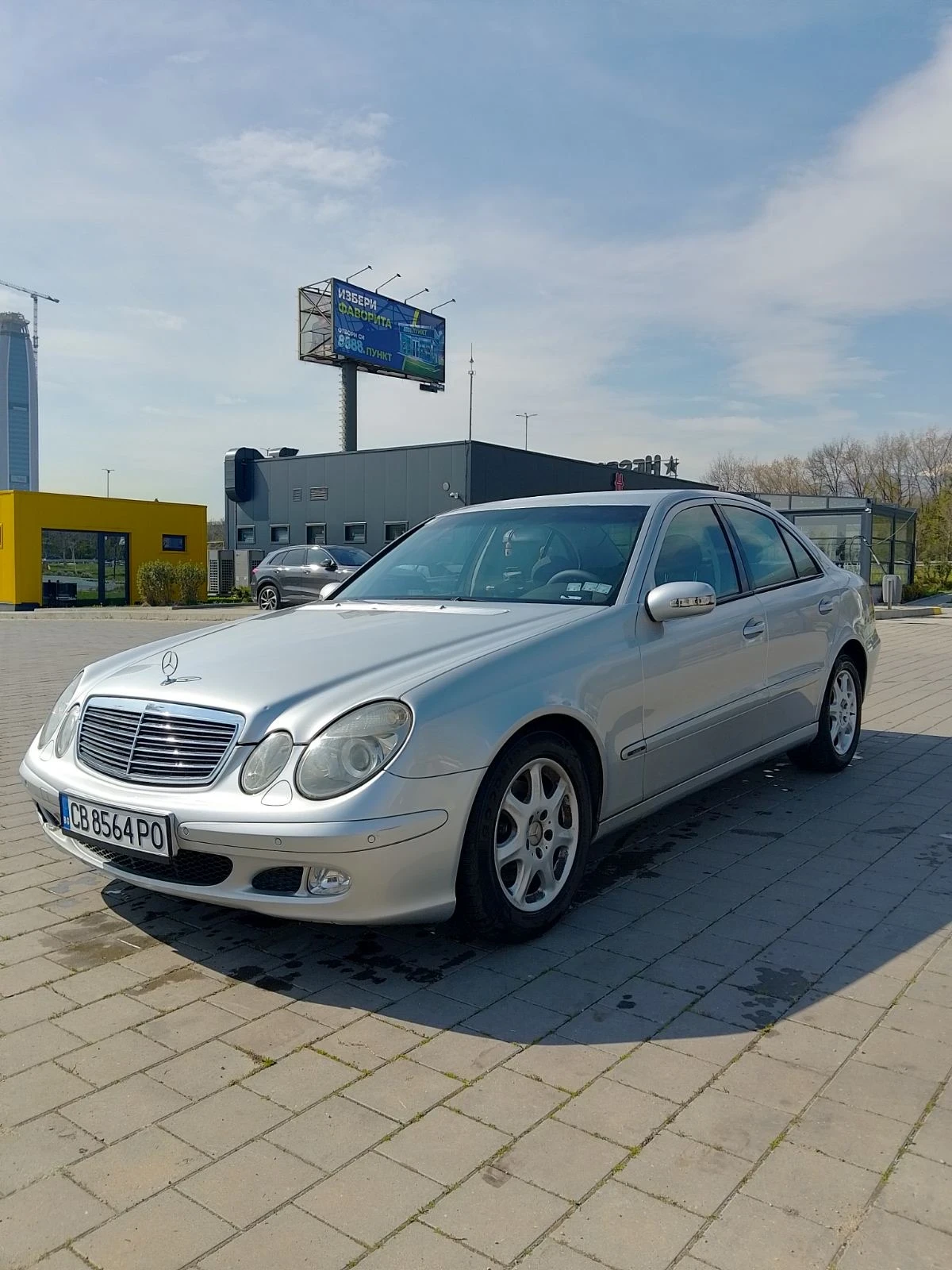 Mercedes-Benz E 270, снимка 14 - Автомобили и джипове - 54280621