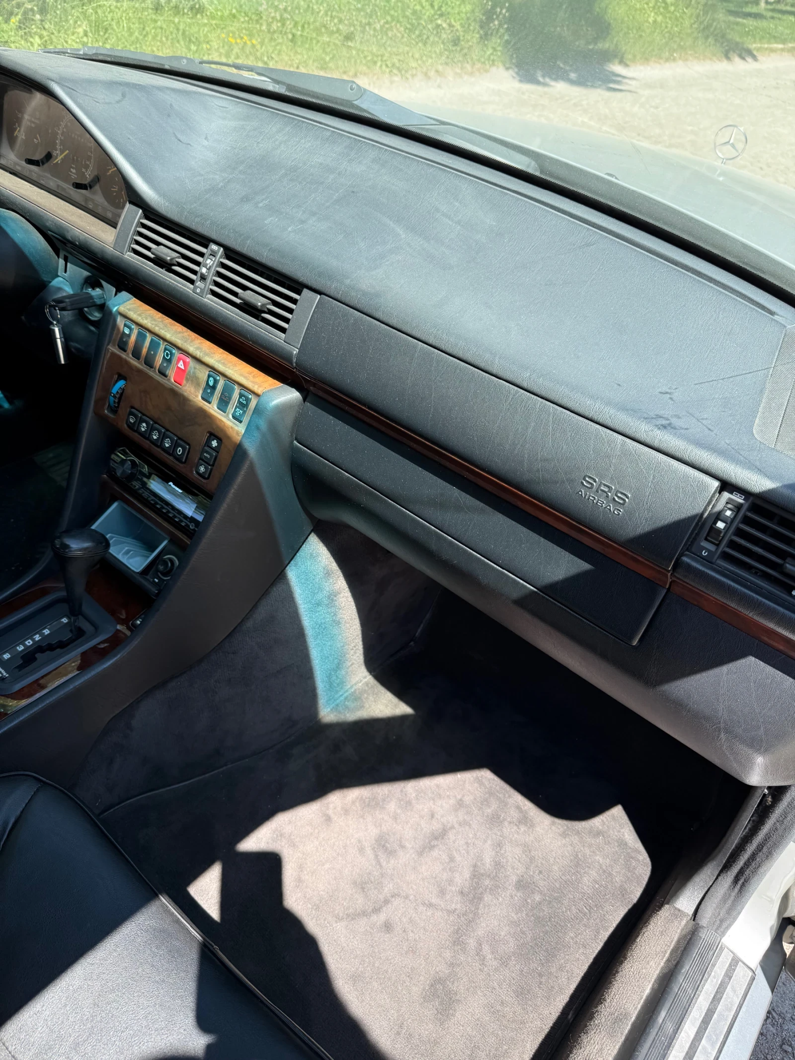 Mercedes-Benz 124 Кабриолет , снимка 9 - Автомобили и джипове - 54721628