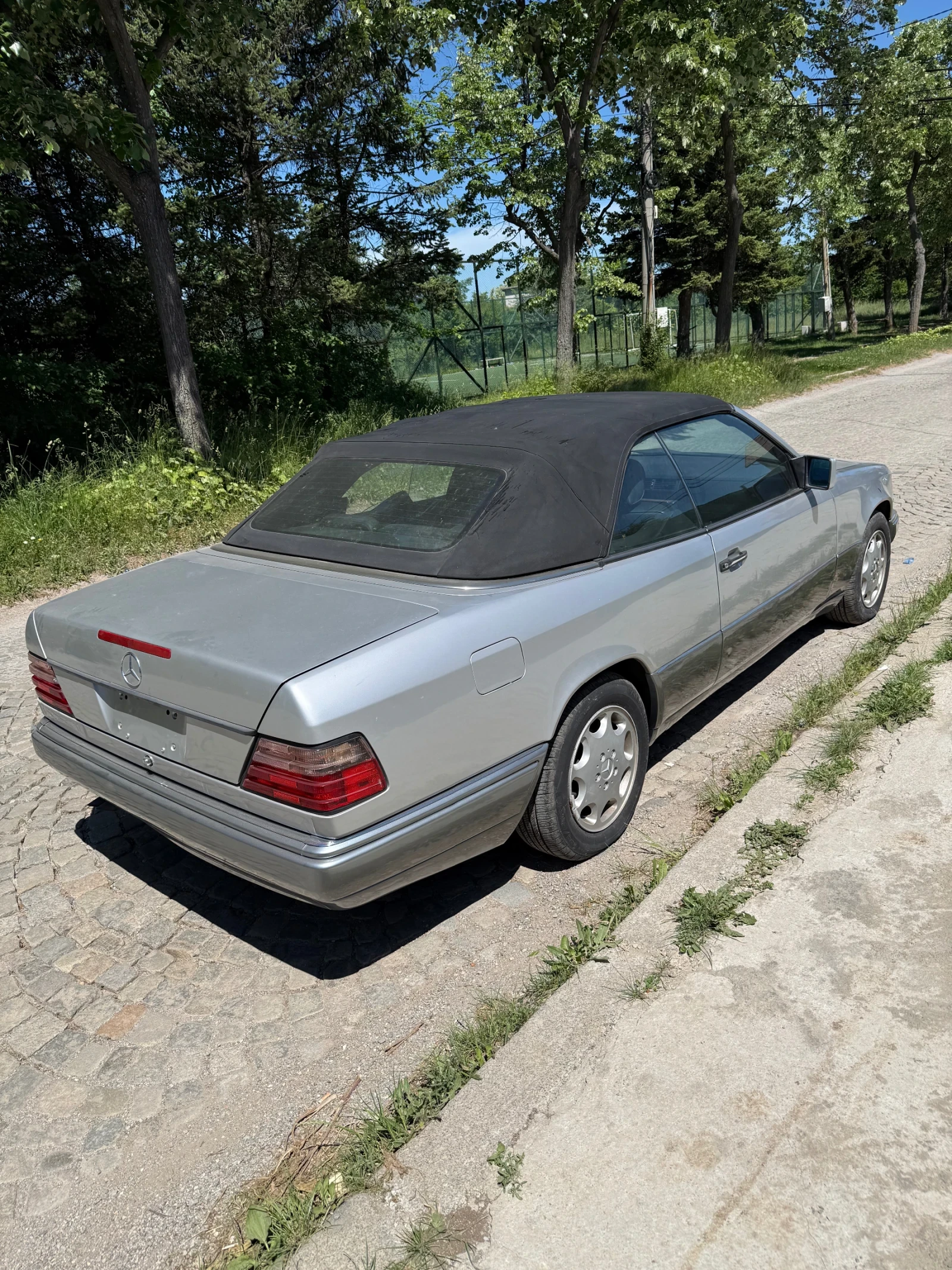 Mercedes-Benz 124 Кабриолет , снимка 4 - Автомобили и джипове - 54721628