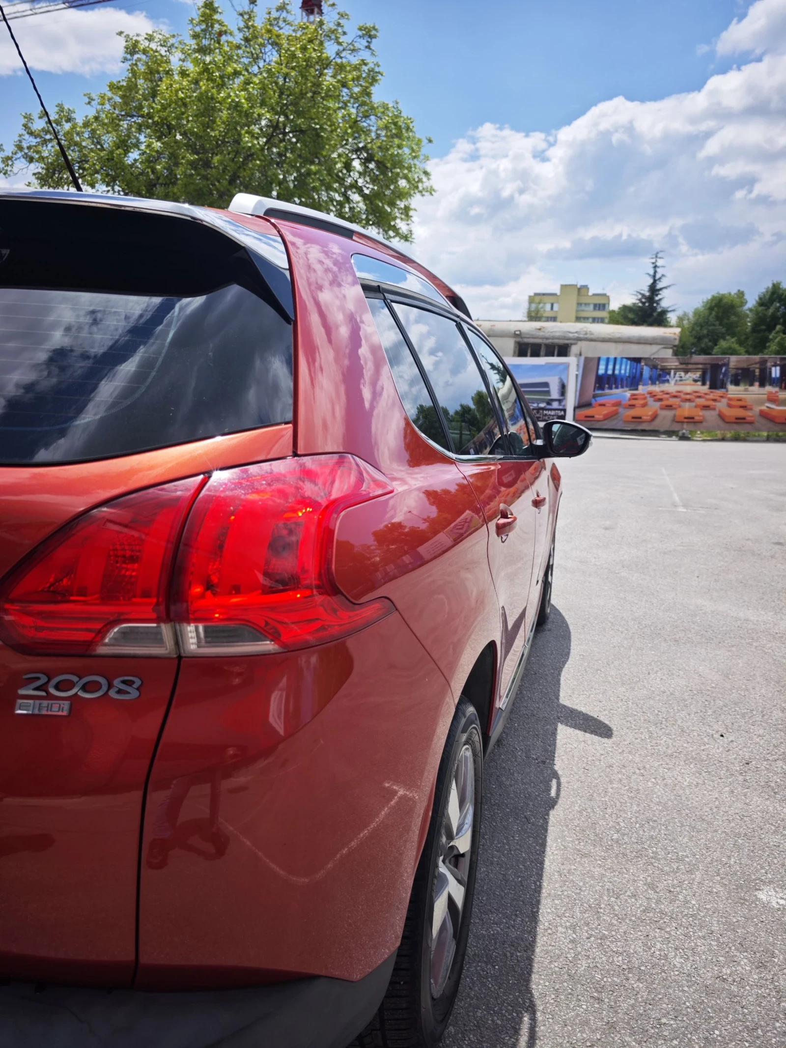 Peugeot 2008 1.6 е-HDI ALLURE /МНОГО ЗАПАЗЕНА+ СЕРВ.ДОКУМЕНТИ/, снимка 8 - Автомобили и джипове - 54934671