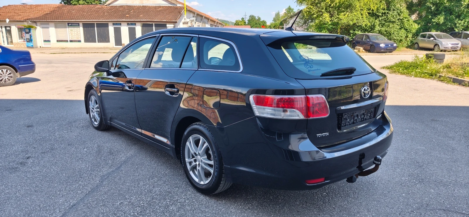 Toyota Avensis 1.6 VVT-I, снимка 3 - Автомобили и джипове - 54993179