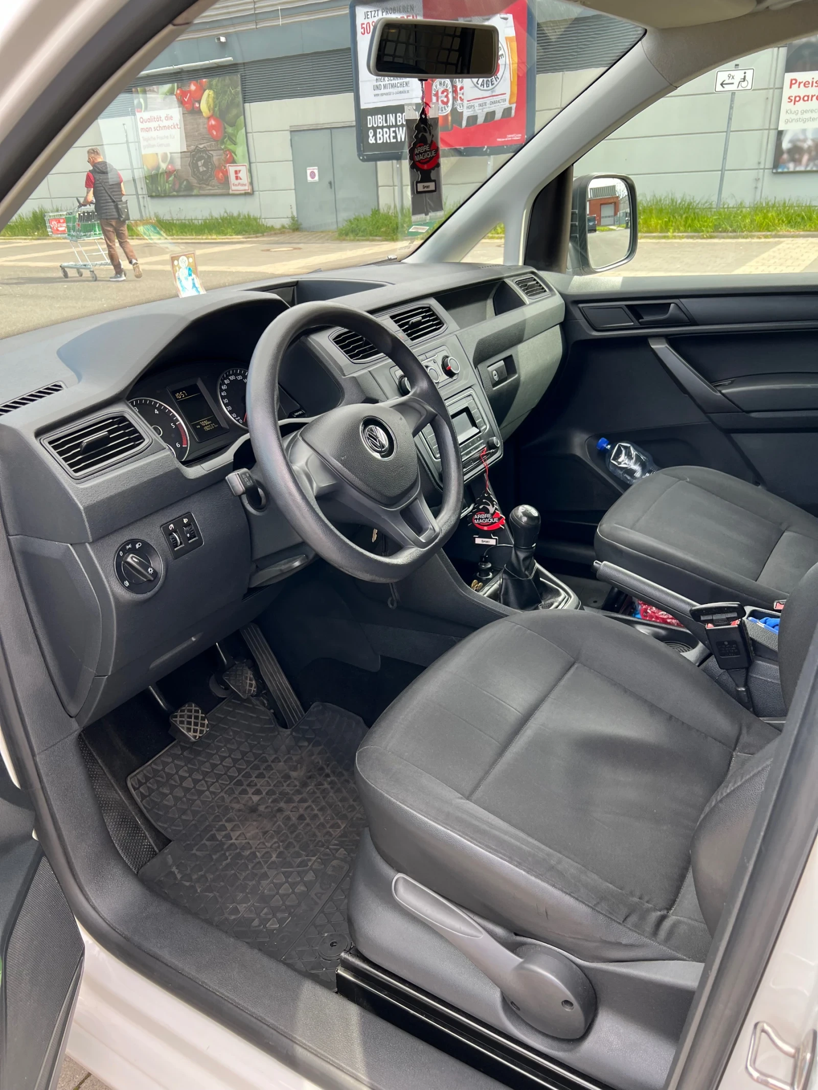 VW Caddy 1.6, снимка 8 - Автомобили и джипове - 55081490