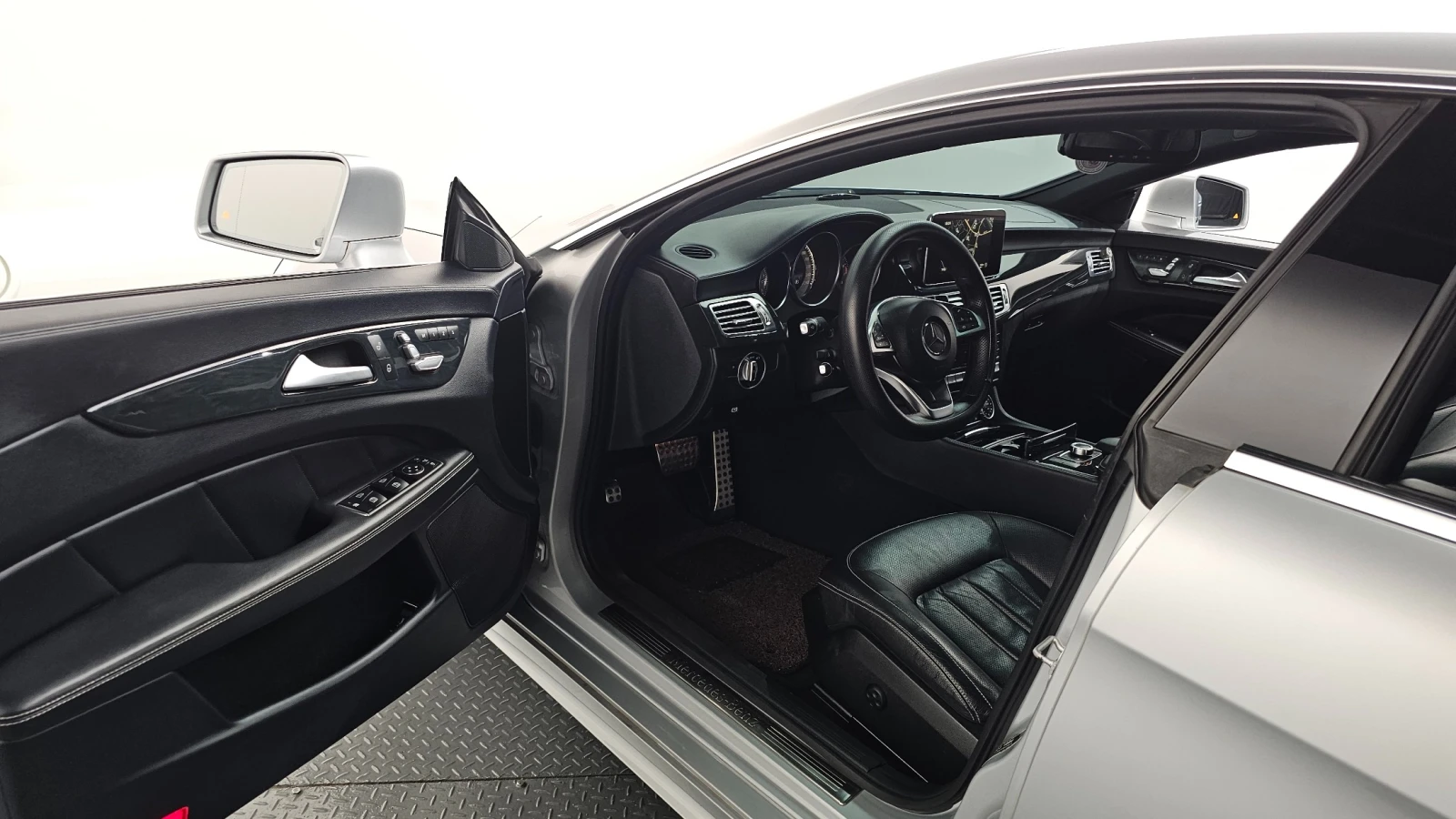 Mercedes-Benz CLS 400  * ОБДУХ * 360 * ЛЮК , снимка 9 - Автомобили и джипове - 56096150