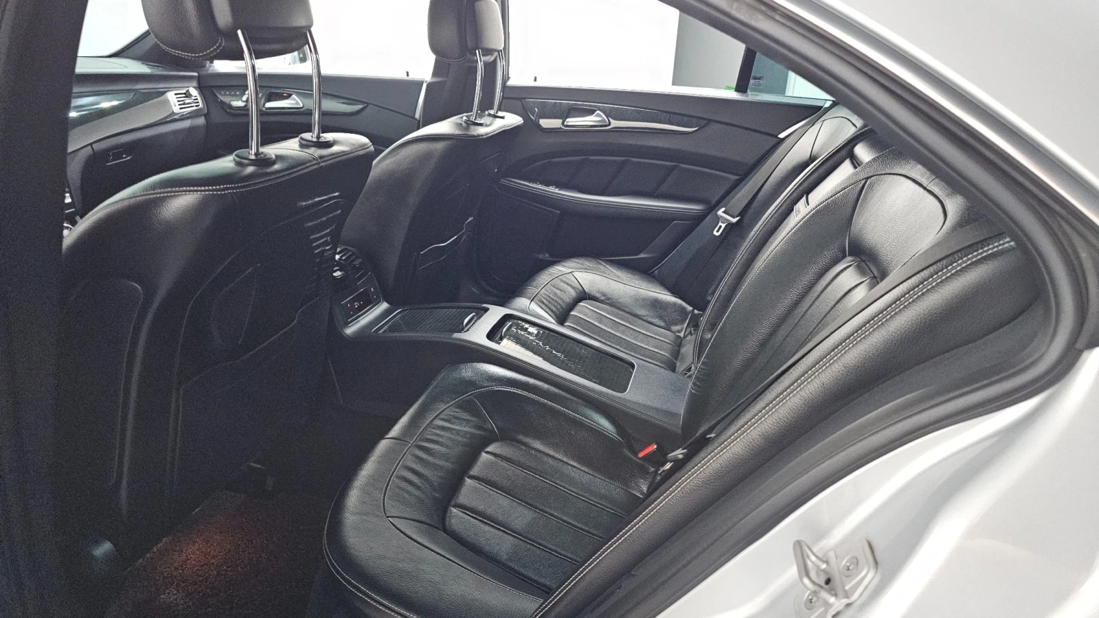 Mercedes-Benz CLS 400  * ОБДУХ * 360 * ЛЮК , снимка 8 - Автомобили и джипове - 56096150