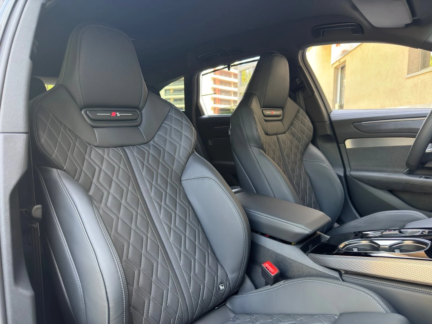 Audi A6, снимка 12 - Автомобили и джипове - 56421126