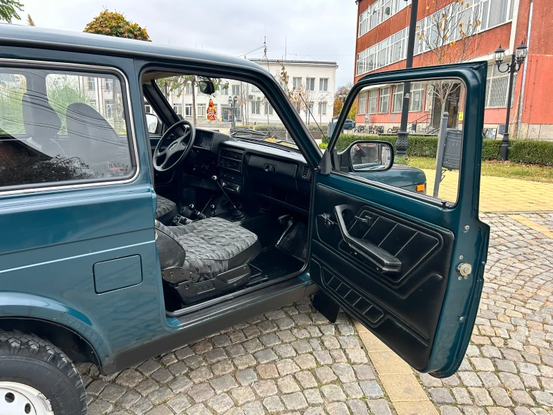 Lada Niva 1.7, снимка 13 - Автомобили и джипове - 47825182