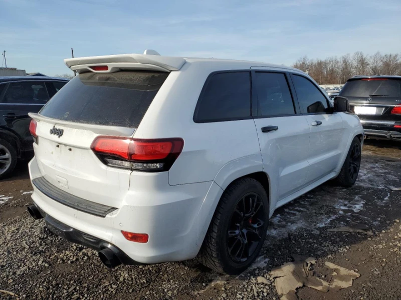 Jeep Grand cherokee SRT-8 Distronic* Keyless* Обдух* 8ZF* Диг.табло* , снимка 3 - Автомобили и джипове - 48675929