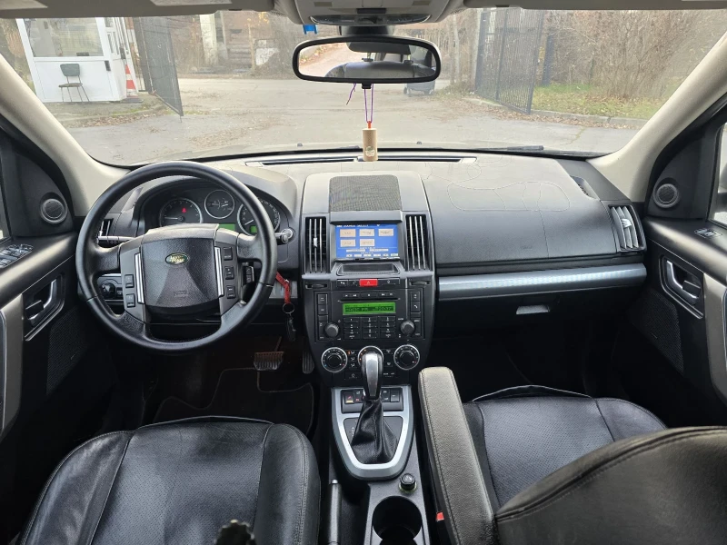 Land Rover Freelander 2.2TD4/160KC/4Х4/АВТОМАТИК/КОЖА , снимка 13 - Автомобили и джипове - 52727695