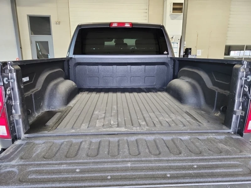 Dodge RAM 1500 * EXPRESS CREW CAB SHORT BED * CARFAX * БЕЗ ПЪРВОН, снимка 13 - Автомобили и джипове - 53431436