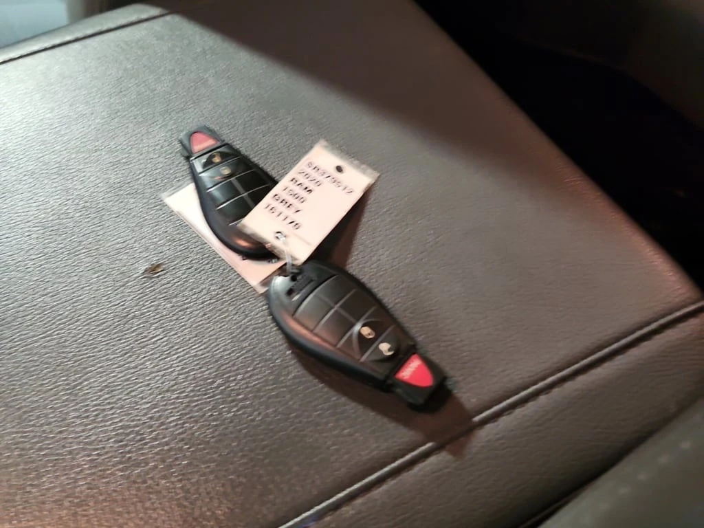 Dodge RAM 1500 * EXPRESS CREW CAB SHORT BED * CARFAX * ��� ������ | Mobile.bg � ����������� 8