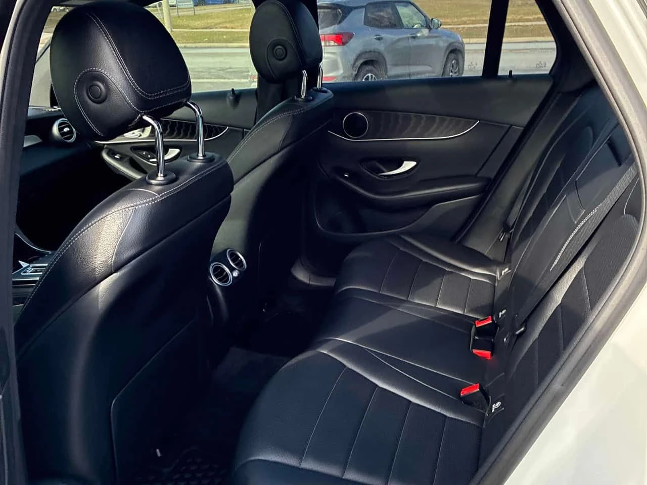 Mercedes-Benz GLC 300 * ПРЕДСТАВИТЕЛСТВО * 360 * ПОДГРЕВИ * КАМЕРА * ПАМ, снимка 12 - Автомобили и джипове - 54009251