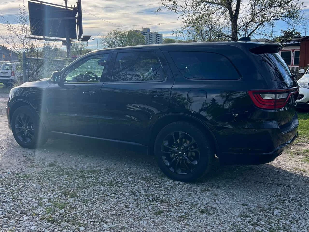Dodge Durango R/T AWD / Harman Kardon / ОБДУХВАНЕ / АВТОКРЕДИТ , снимка 2 - Автомобили и джипове - 54651103