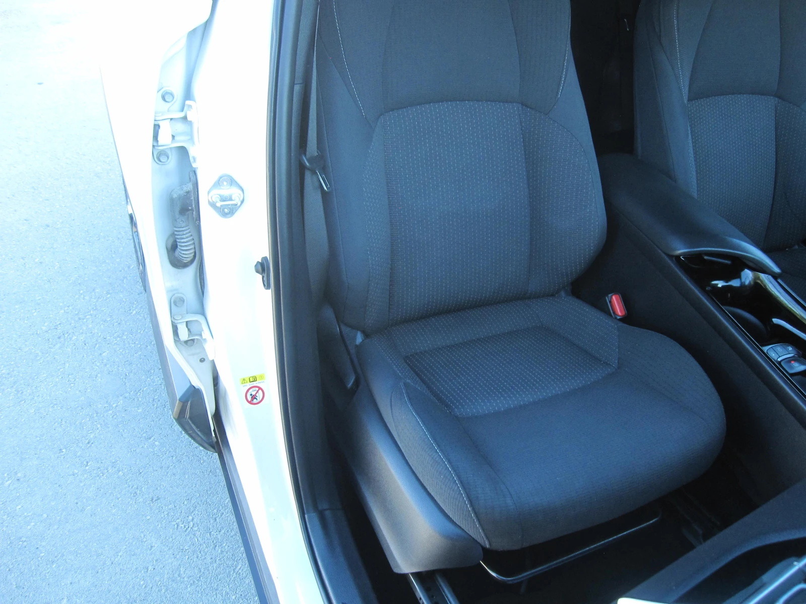 Toyota C-HR 1, 8-Хибрид, Подгрев, Камера, снимка 12 - Автомобили и джипове - 54932503