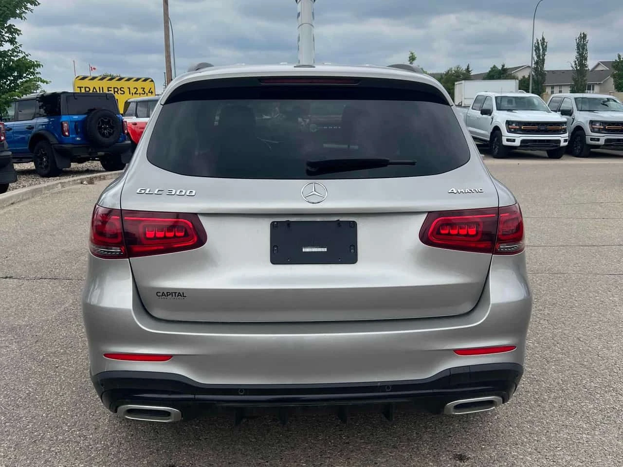 Mercedes-Benz GLC 300 * CARFAX * ДИГИТАЛНО ТАБЛО * АМБИЕНТНО * ПАНО, снимка 4 - Автомобили и джипове - 55039048