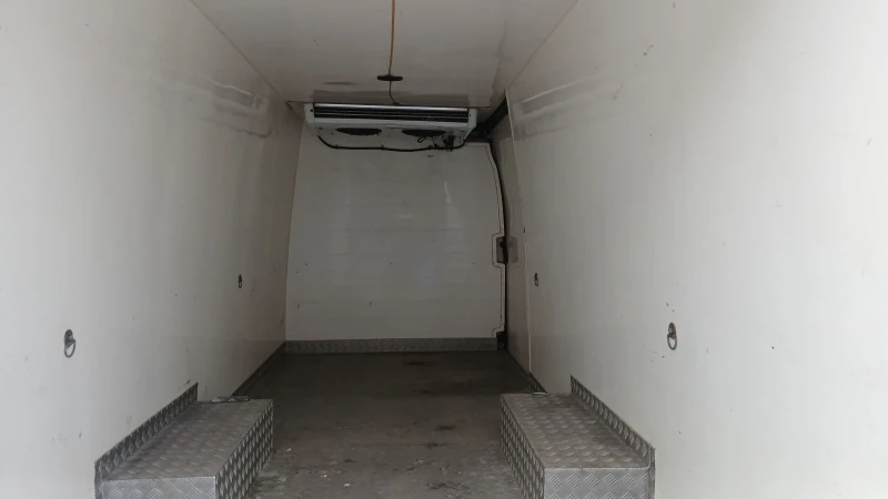 Iveco Daily 35C15 Хладилен!!, снимка 8 - Бусове и автобуси - 53540387