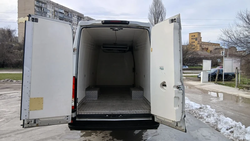 Iveco Daily 35C15 Хладилен!!, снимка 9 - Бусове и автобуси - 53540387