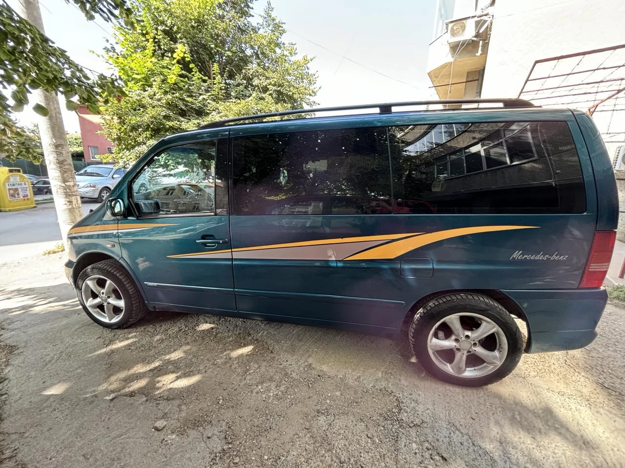 Mercedes-Benz V 220  - изображение 2