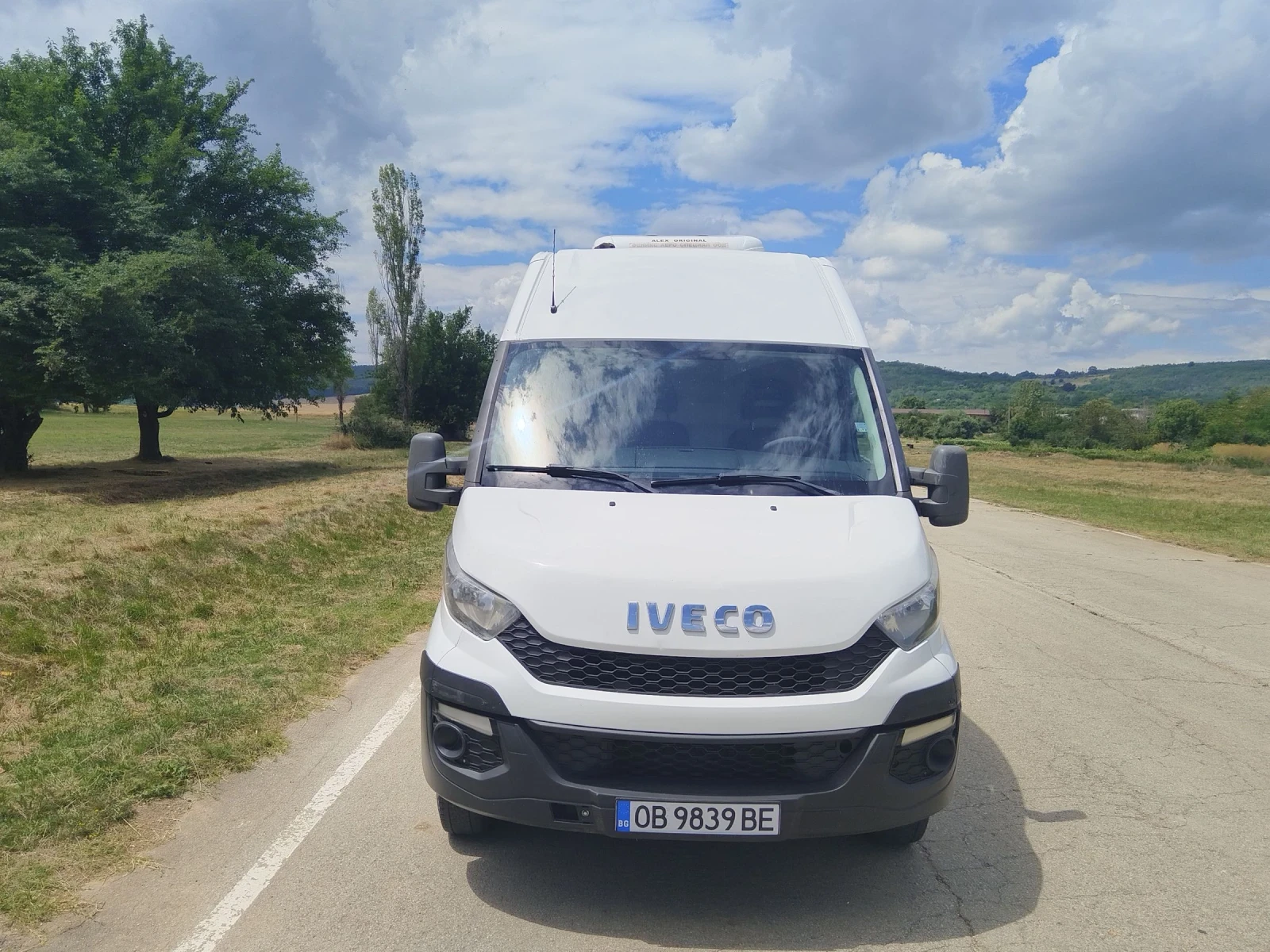 Iveco Daily 35C15 Хладилен!!, снимка 2 - Бусове и автобуси - 53540387