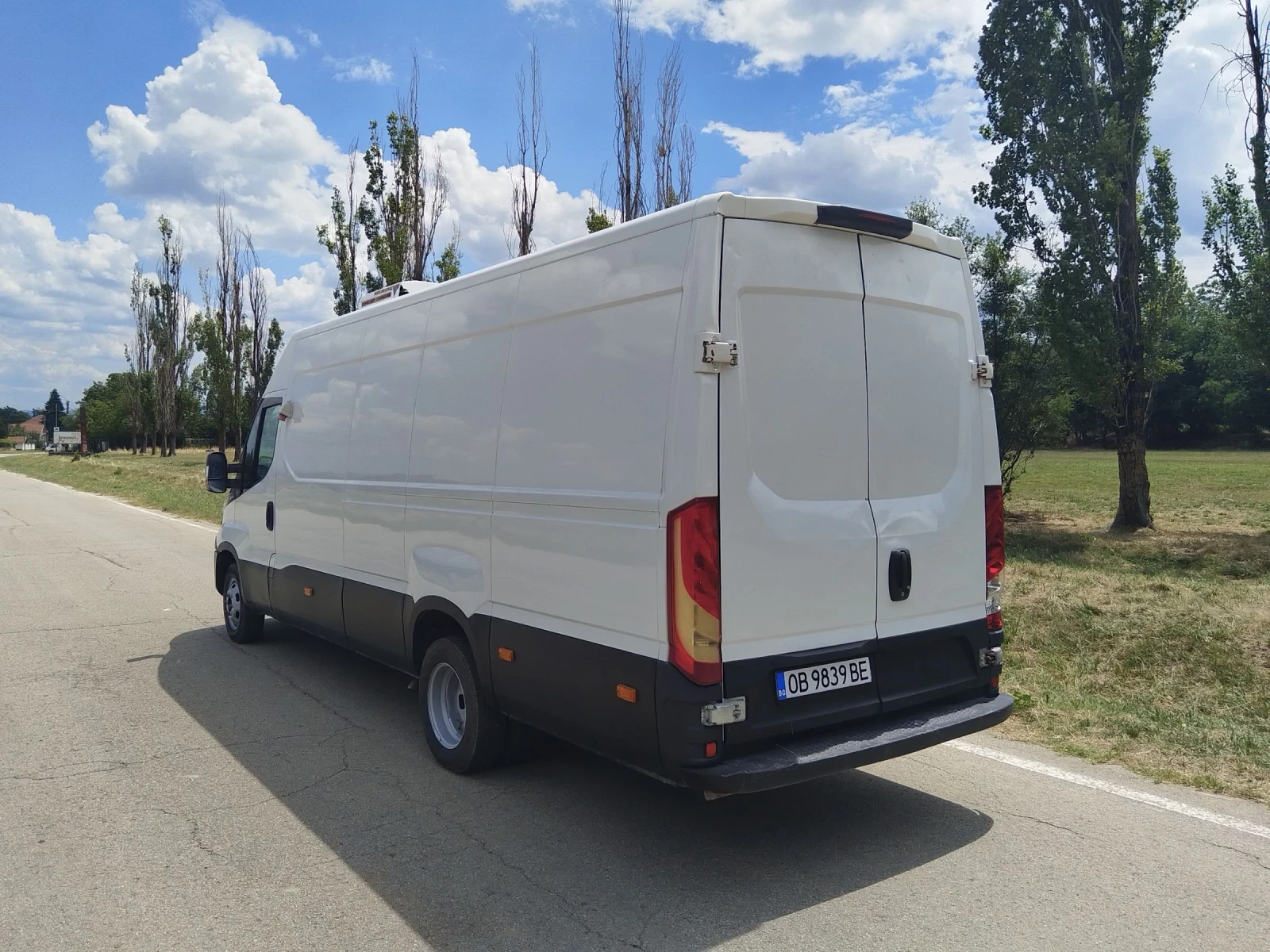 Iveco Daily 35C15 Хладилен!!, снимка 7 - Бусове и автобуси - 53540387