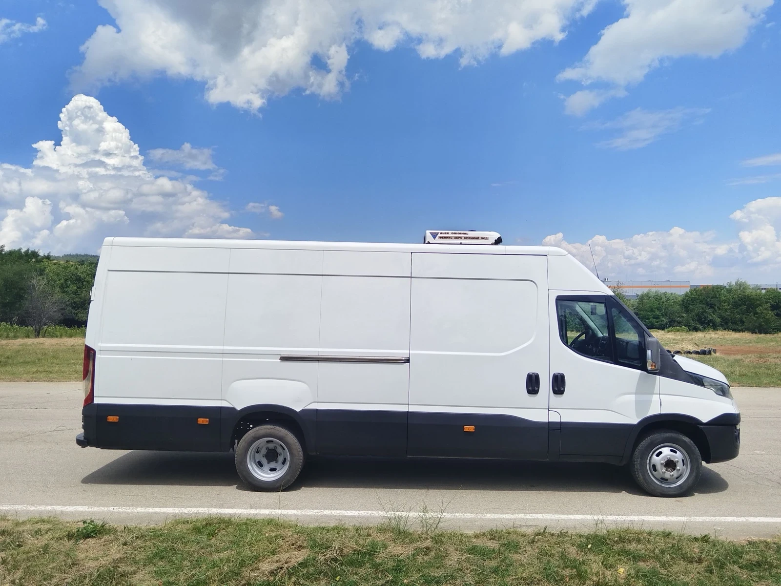Iveco Daily 35C15 Хладилен!!, снимка 4 - Бусове и автобуси - 53540387