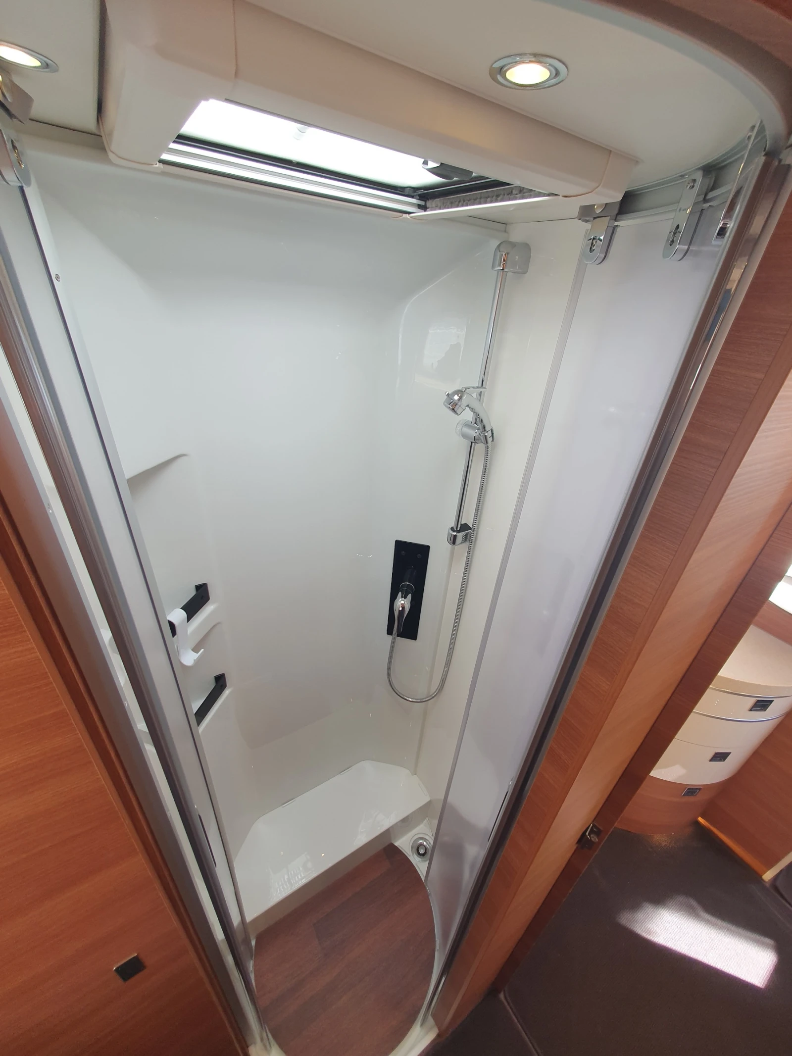  Carthago C-Line 4.9L Mercedes* LiFePO4* * ALDE | Mobile.bg   14