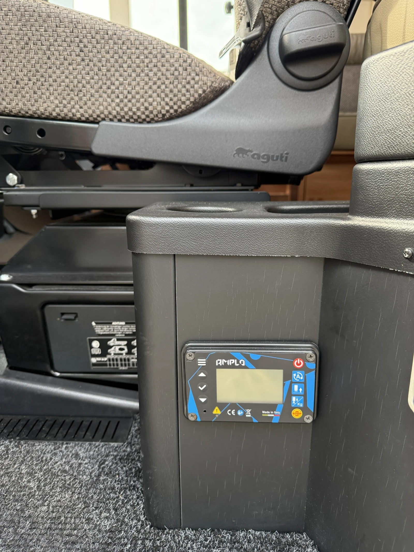 ������ Carthago C-Line 4.9L Mercedes* LiFePO4* ����������* ALDE | Mobile.bg � ����������� 17