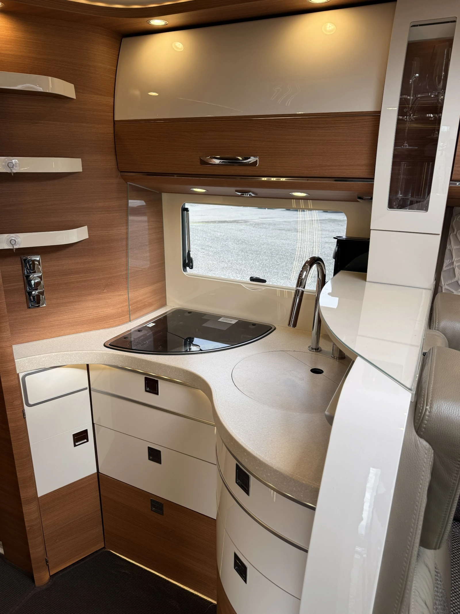 Кемпер Carthago C-Line 4.9L Mercedes* LiFePO4* Хидравлика* ALDE - изображение 9