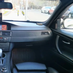 BMW 330 xDrive LCI, снимка 10