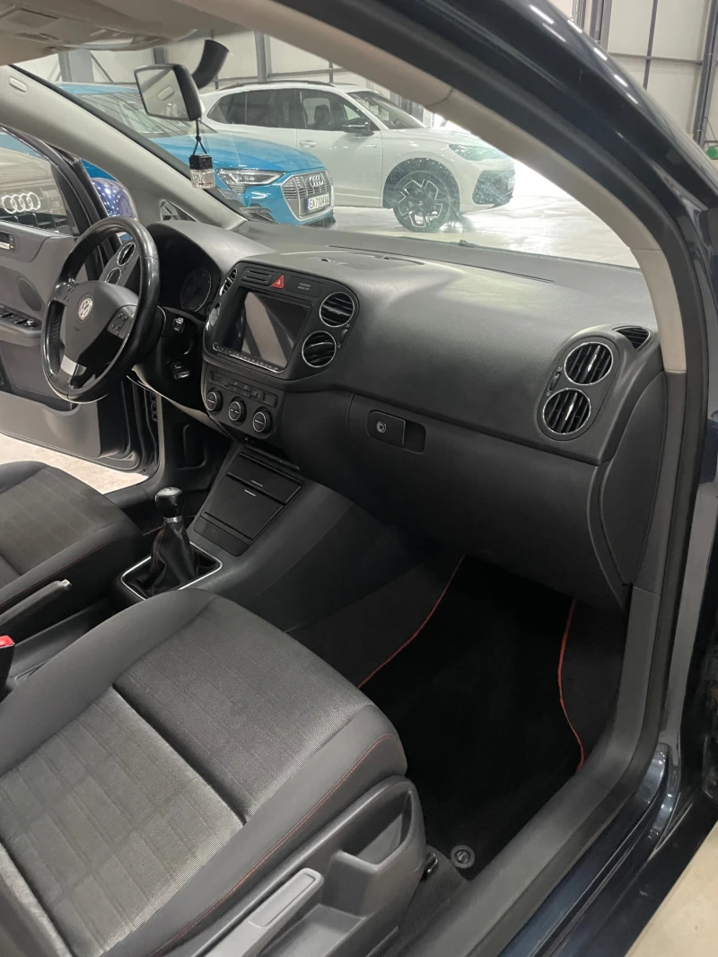 VW Golf Plus 1.9TDI/6ск/камера/Нови гуми, обслужена /ТОП, снимка 10 - Автомобили и джипове - 47465541