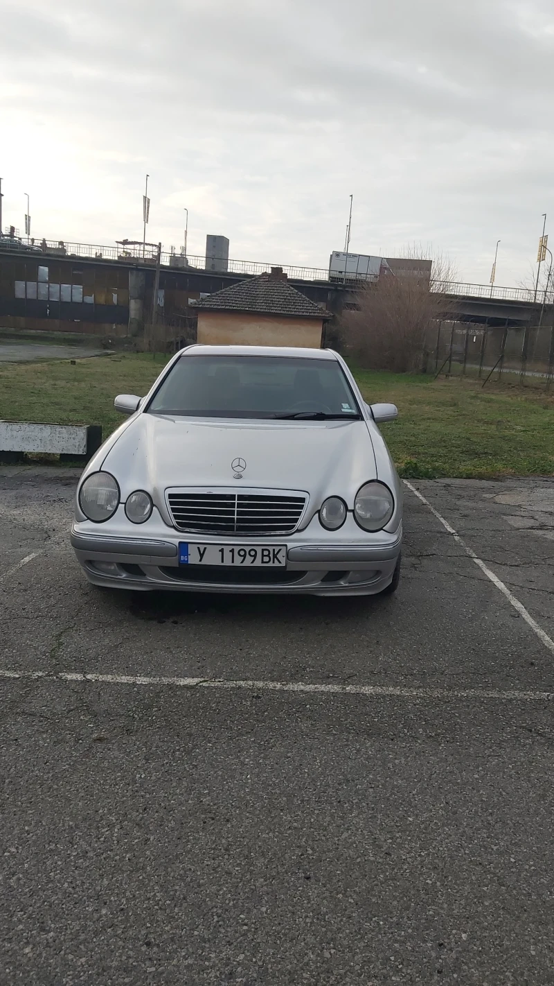 Mercedes-Benz E 270, снимка 9 - Автомобили и джипове - 48446556