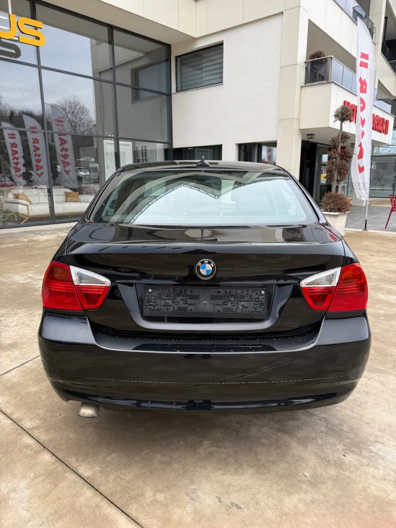 BMW 320 Кожа/Навигация/Климатроник, снимка 5 - Автомобили и джипове - 48556891