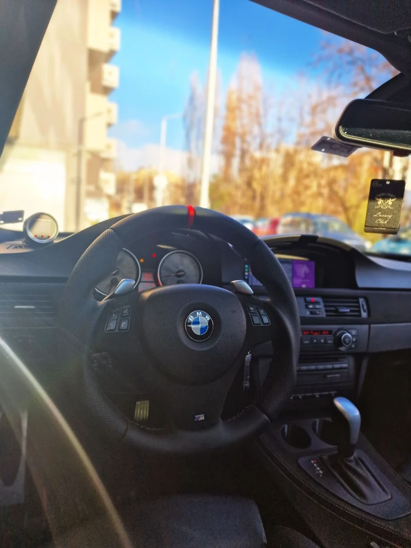 BMW 330 xDrive LCI, снимка 5 - Автомобили и джипове - 52449911