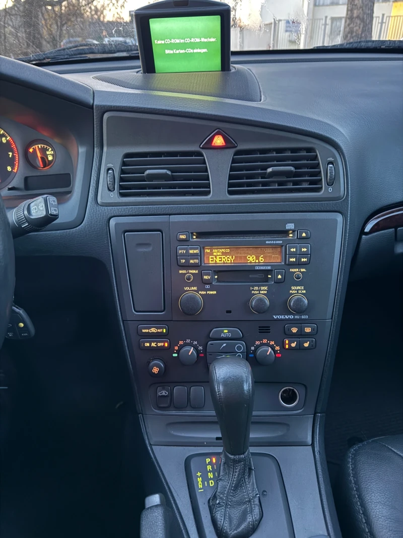 Volvo Xc70, снимка 9 - Автомобили и джипове - 52851332