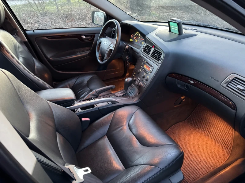 Volvo Xc70, снимка 5 - Автомобили и джипове - 52851332